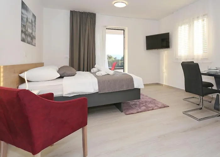Villa Ankora 2 With Heated Pool
