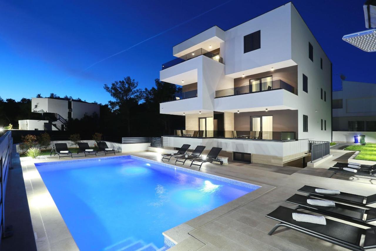 Ankora 2 With Heated Pool Apartmán *
