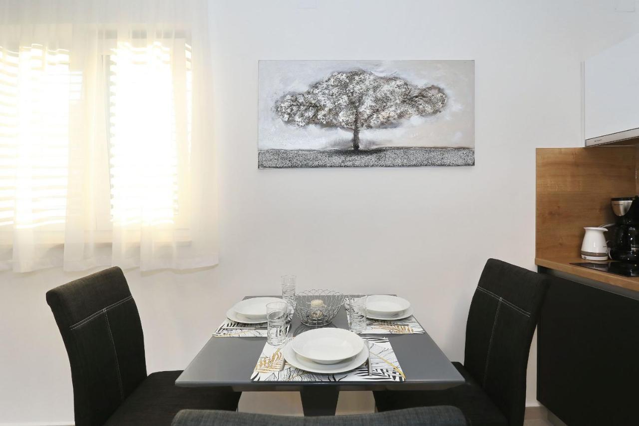 Ankora 2 With Heated Pool Apartmán *