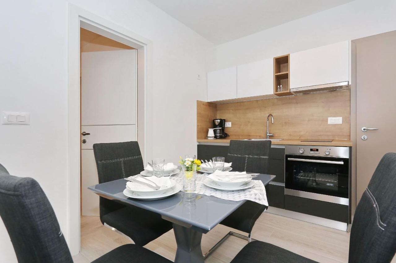 Apartment Ankora 2 With Heated Pool