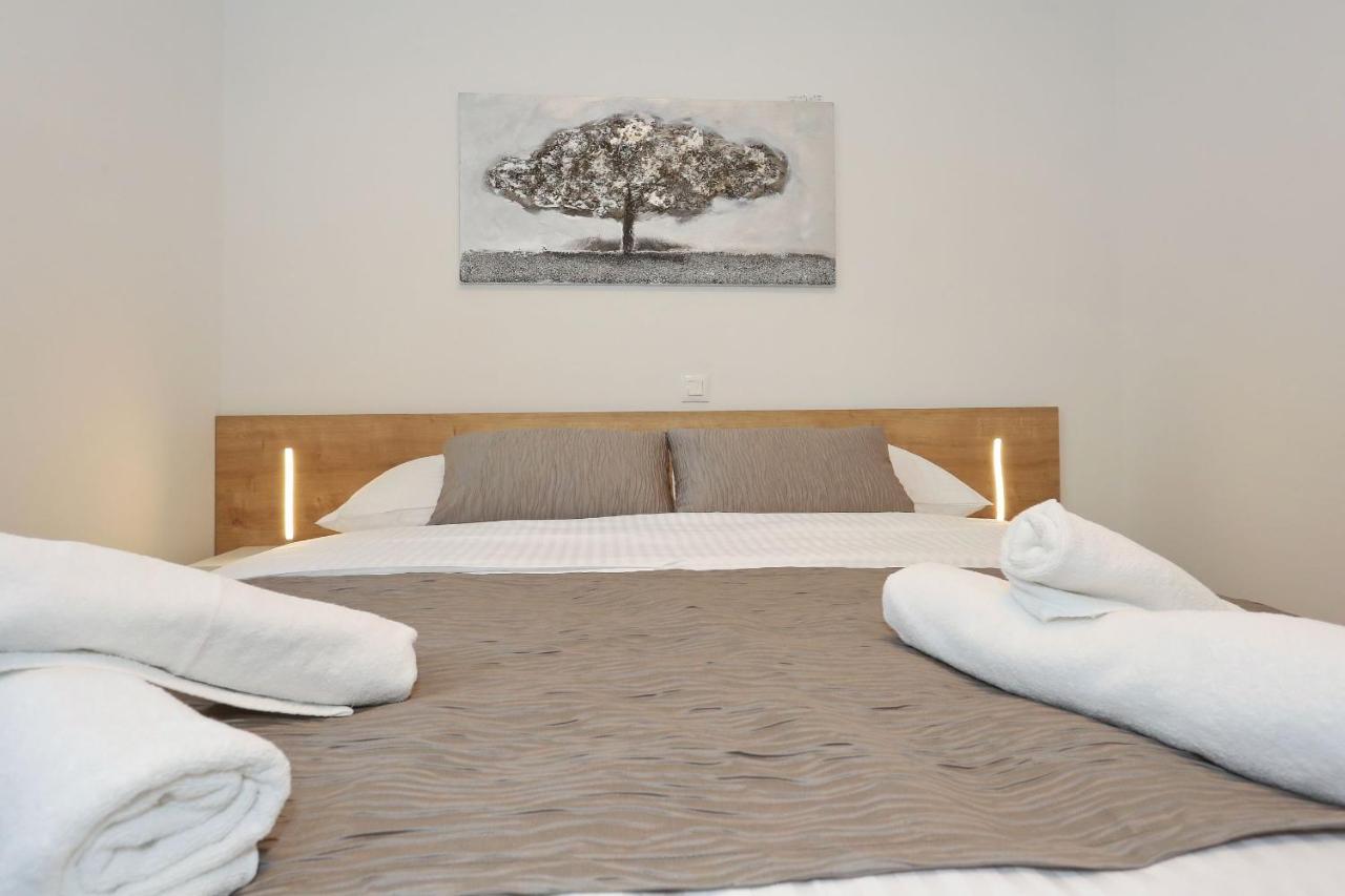 Apartment Ankora 2 With Heated Pool