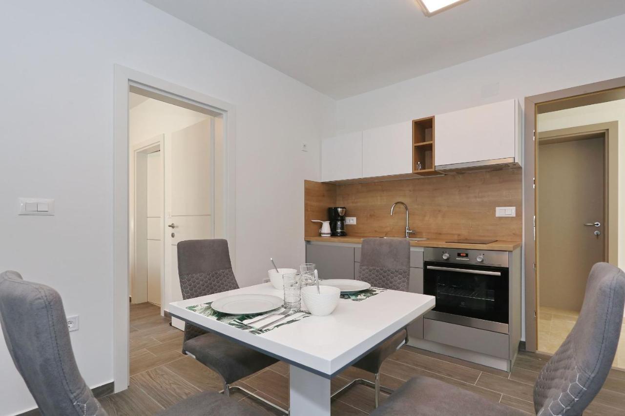 Apartment Ankora 2 With Heated Pool Biograd Na Moru