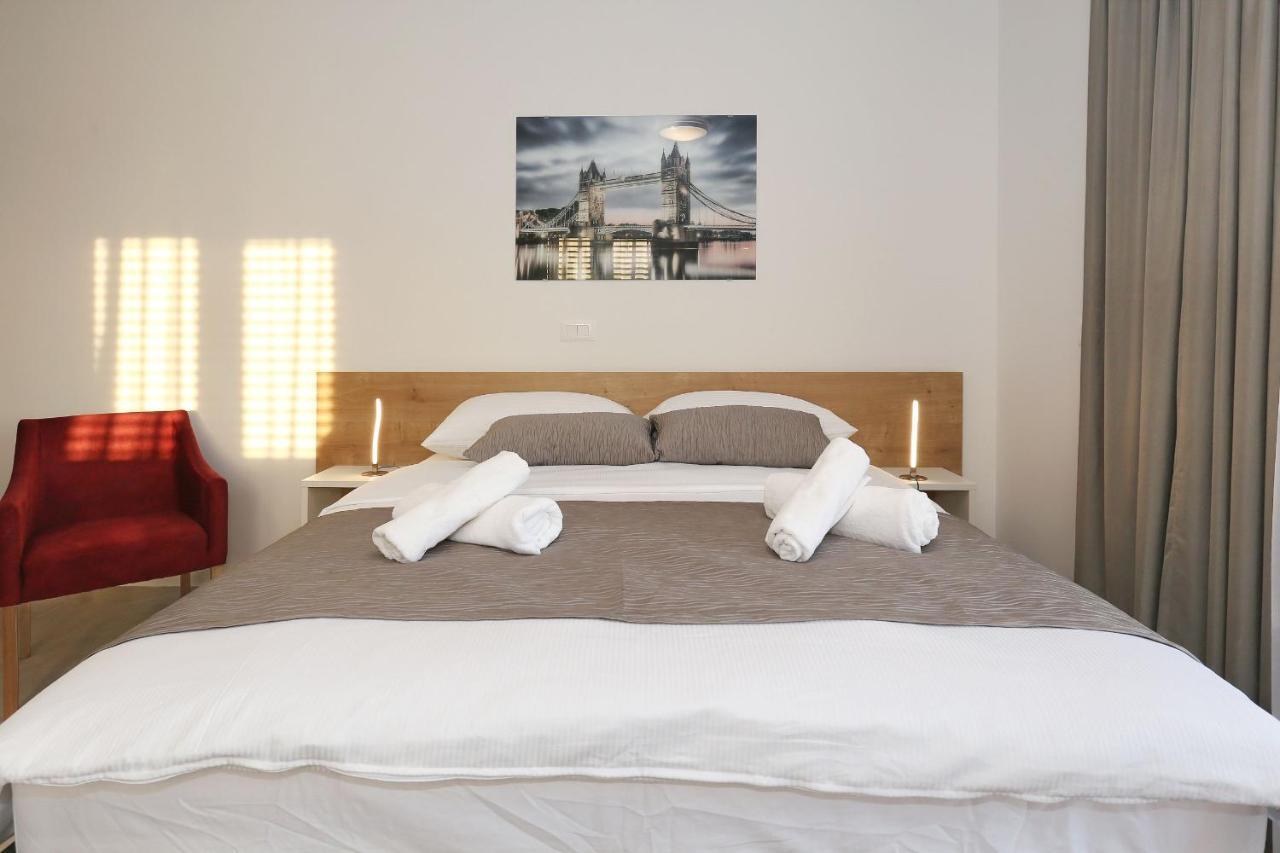 Apartment Ankora 2 With Heated Pool Biograd Na Moru